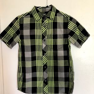 Size small cotton short sleeve button down
